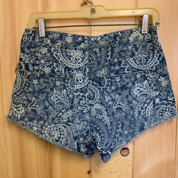 Free People Printed Shorts Size 27 - Picture 2 of 6